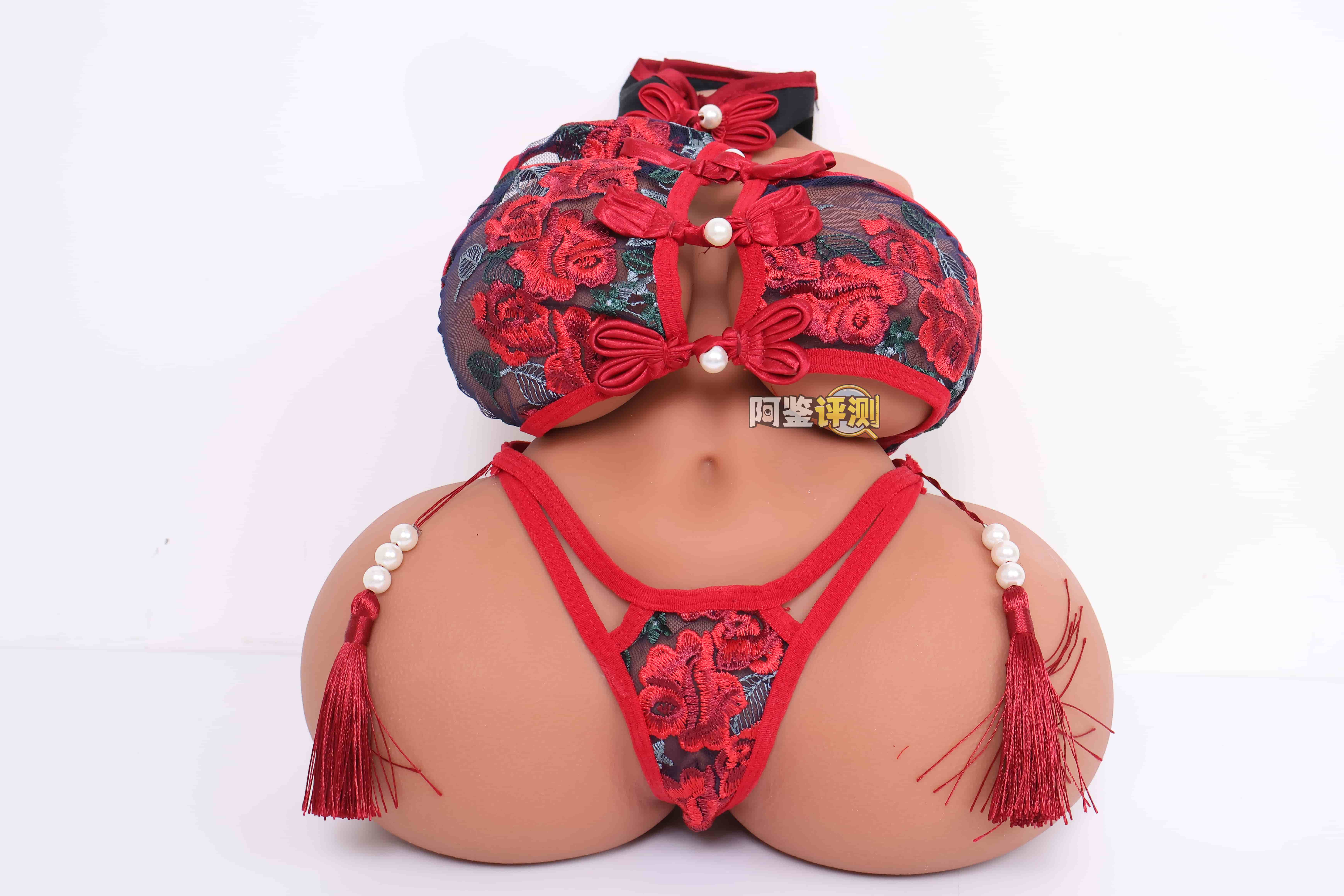 COC——“赤鸢”评测! 创新工艺的全身软黑皮小身体倒模,设计概念不错但工艺上还有很多问题