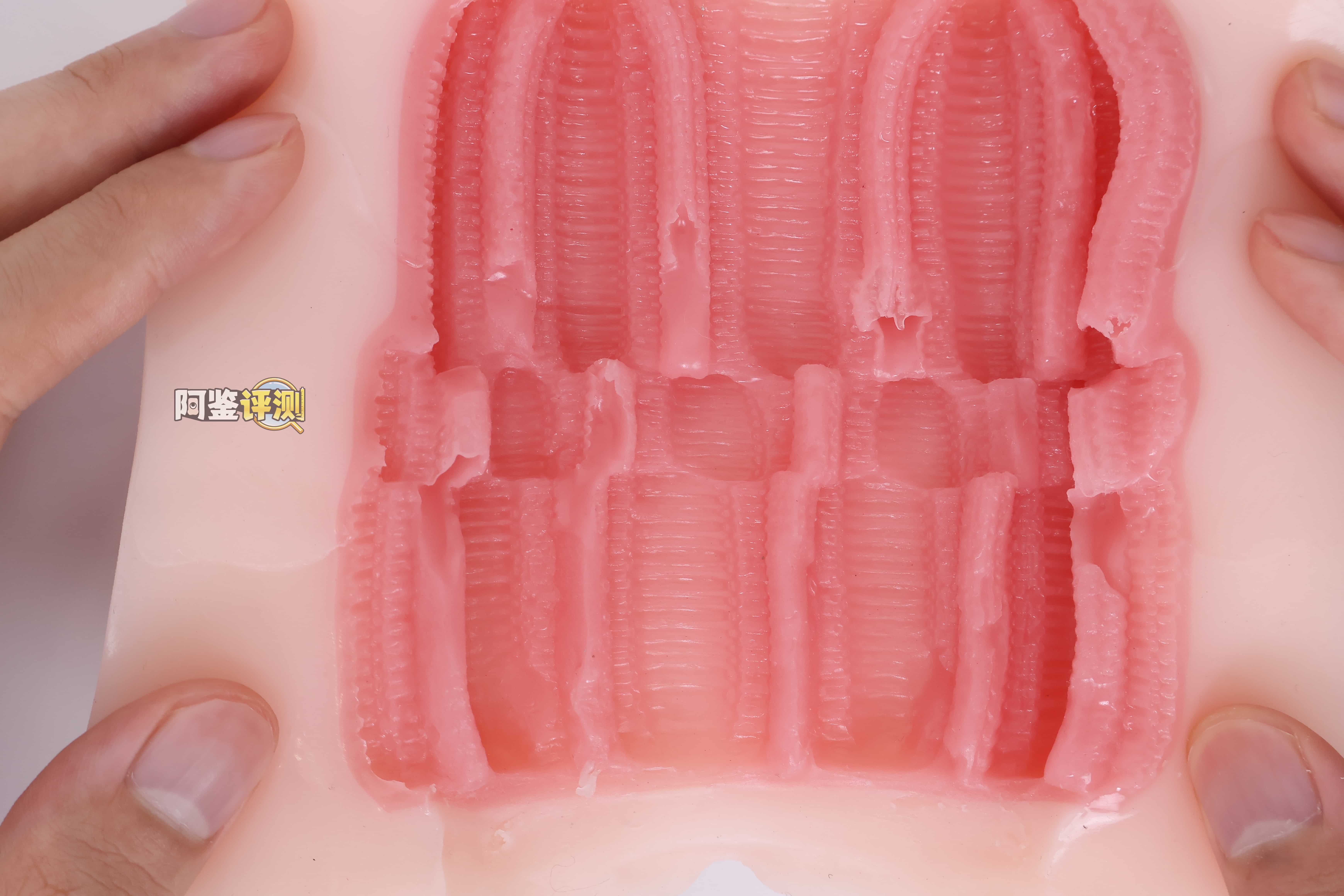 魔眼——”反转五重奏”评测！舒适丝滑的纵向立体感，但内部空间太大导致包裹并不好