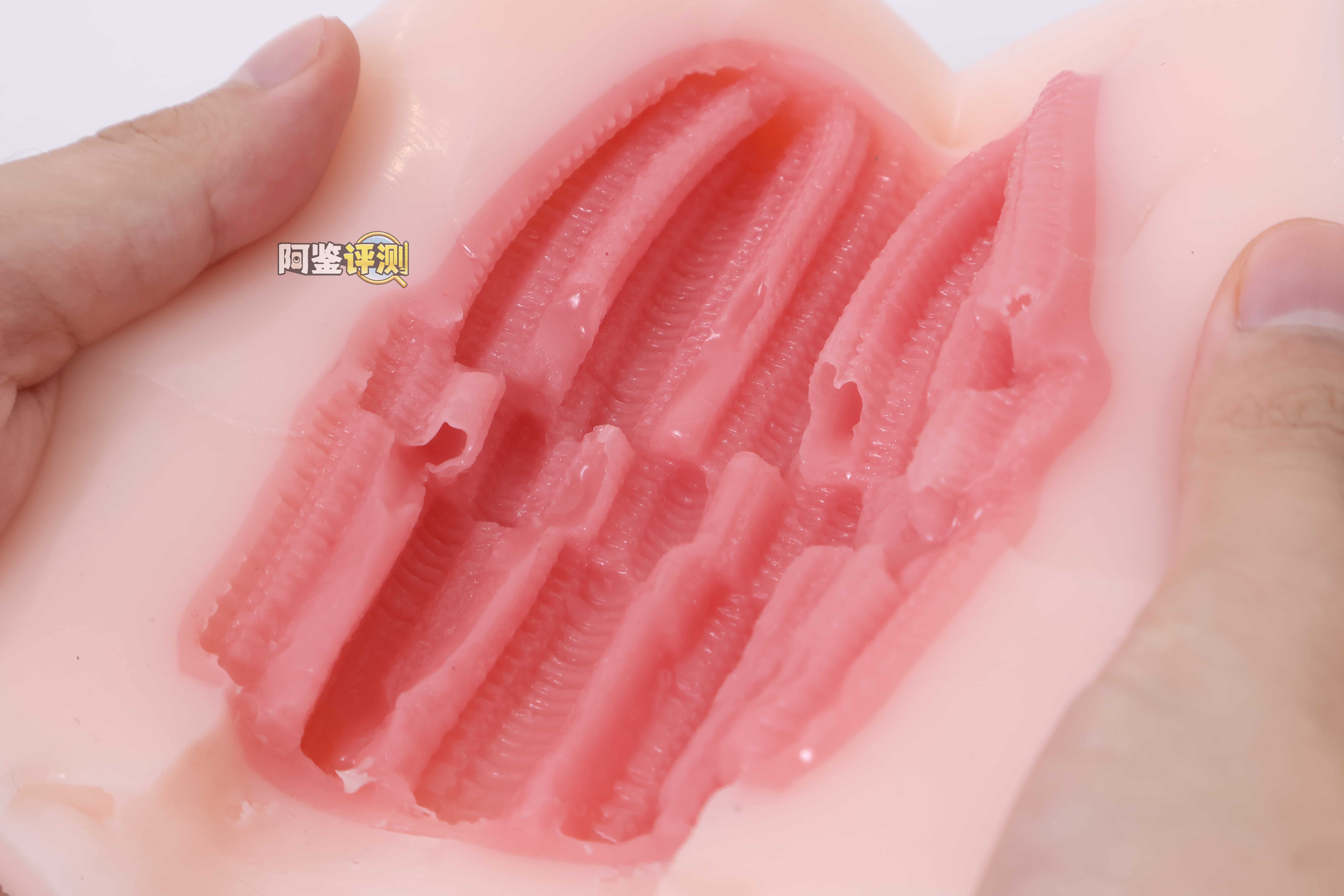 魔眼——”反转五重奏”评测！舒适丝滑的纵向立体感，但内部空间太大导致包裹并不好