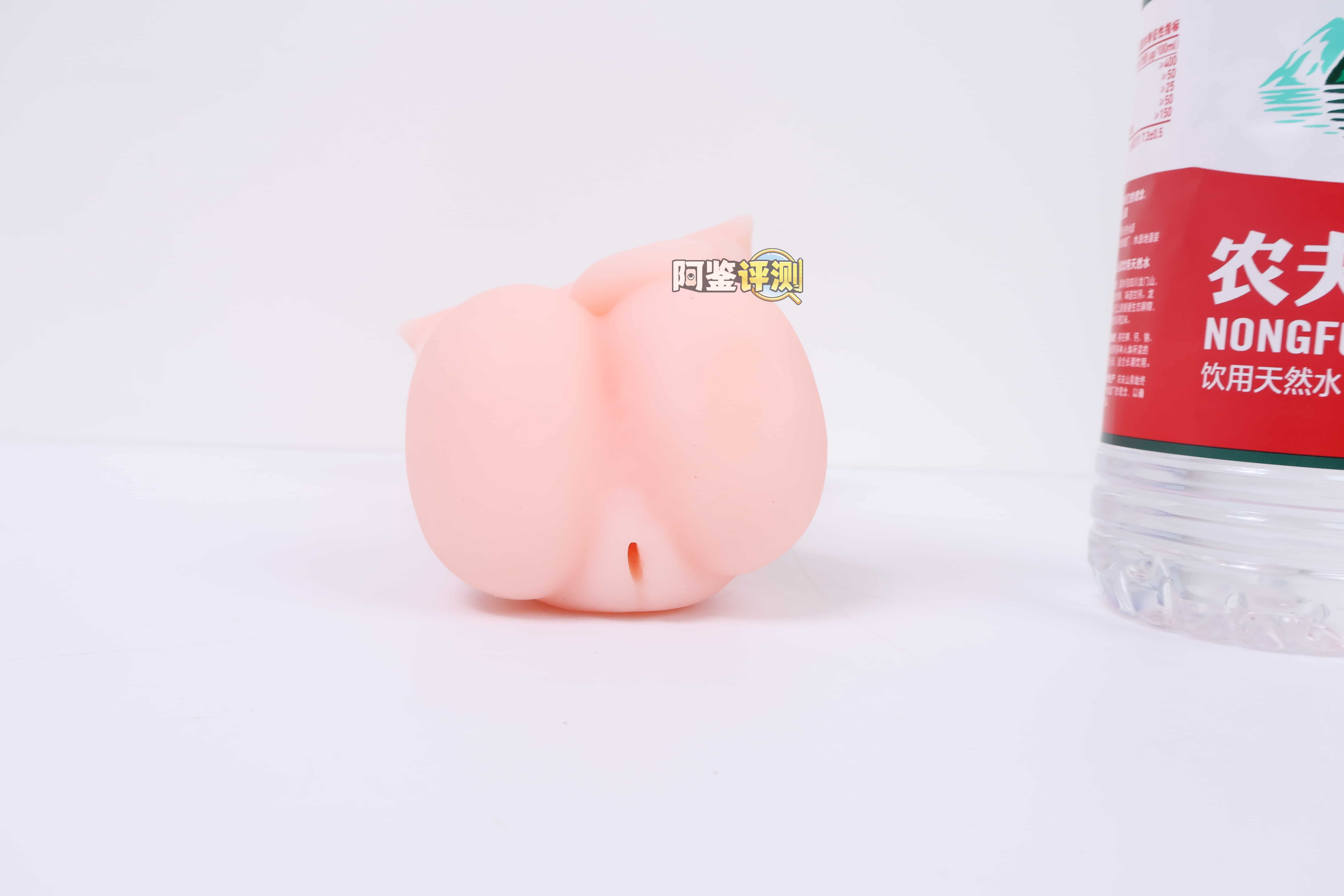 汤玛托易士——”猫乃井莉莉”评测！自家Vtuber联名的“人格排泄”主题杯，主题新奇但是设计敷衍