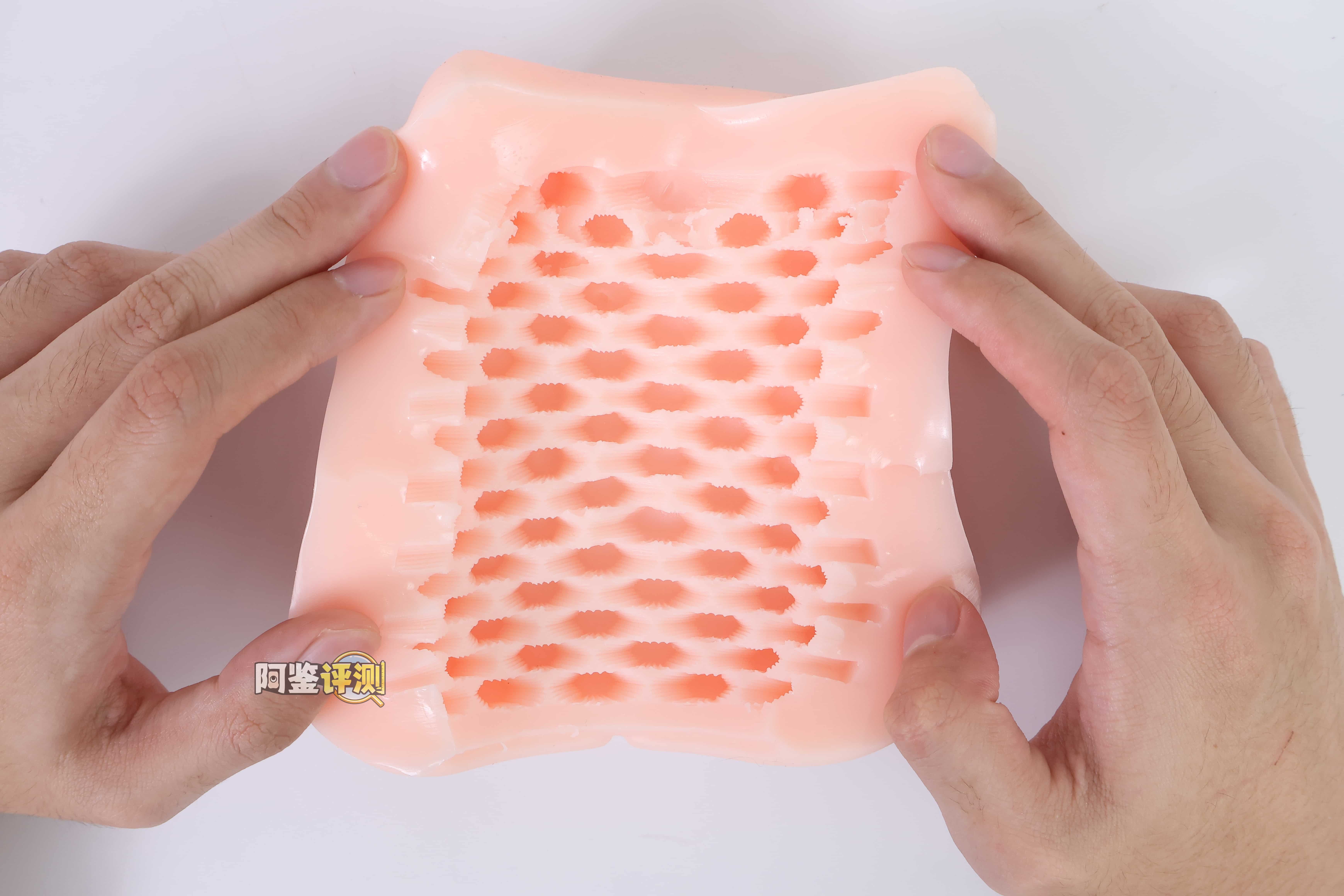 LIGRE——”六边之力”评测！楼梯一样的新颖刷子刺激感，但结构太过密集让牛牛很容易麻木...