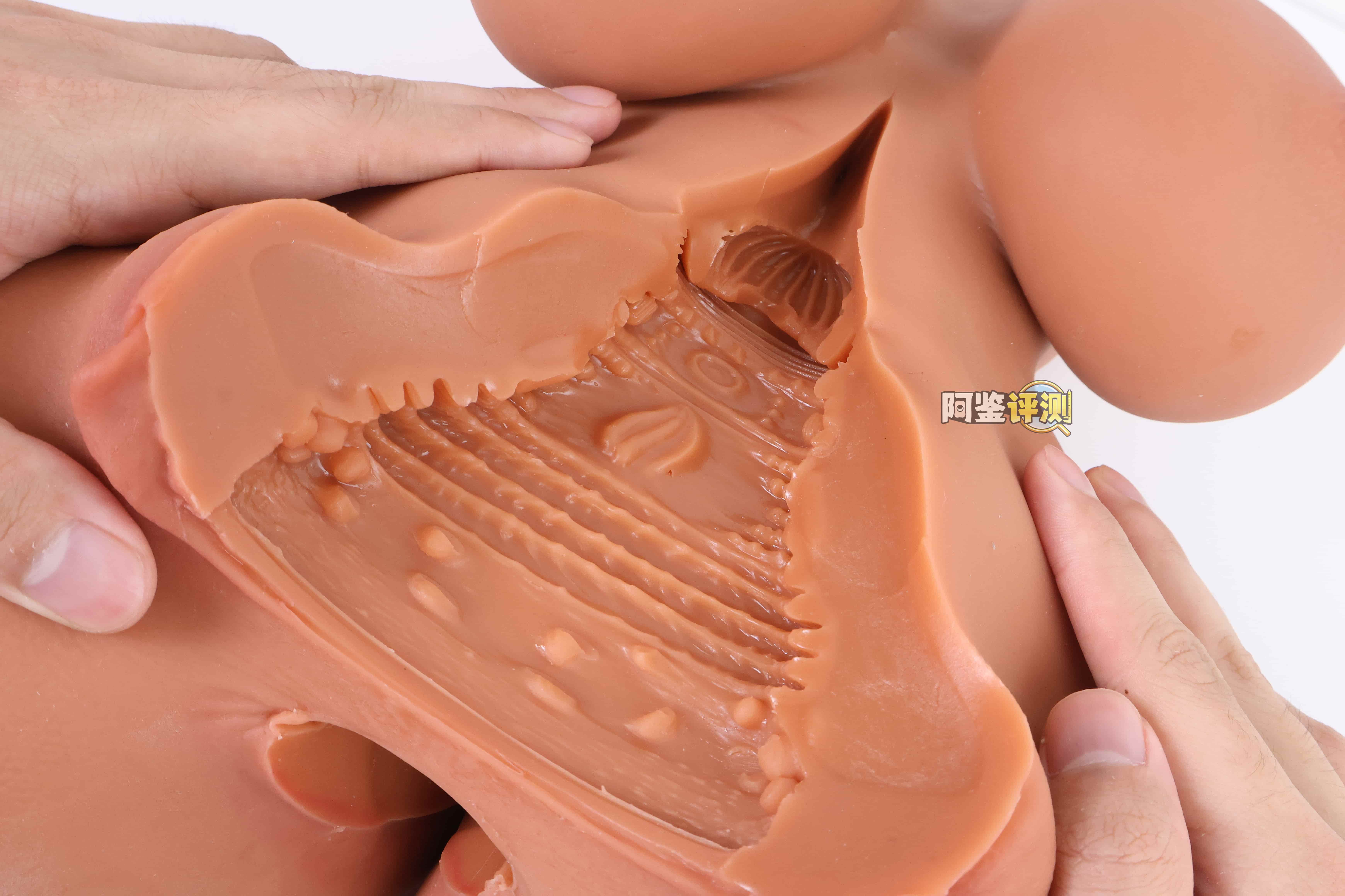 COC——“赤鸢”评测! 创新工艺的全身软黑皮小身体倒模,设计概念不错但工艺上还有很多问题