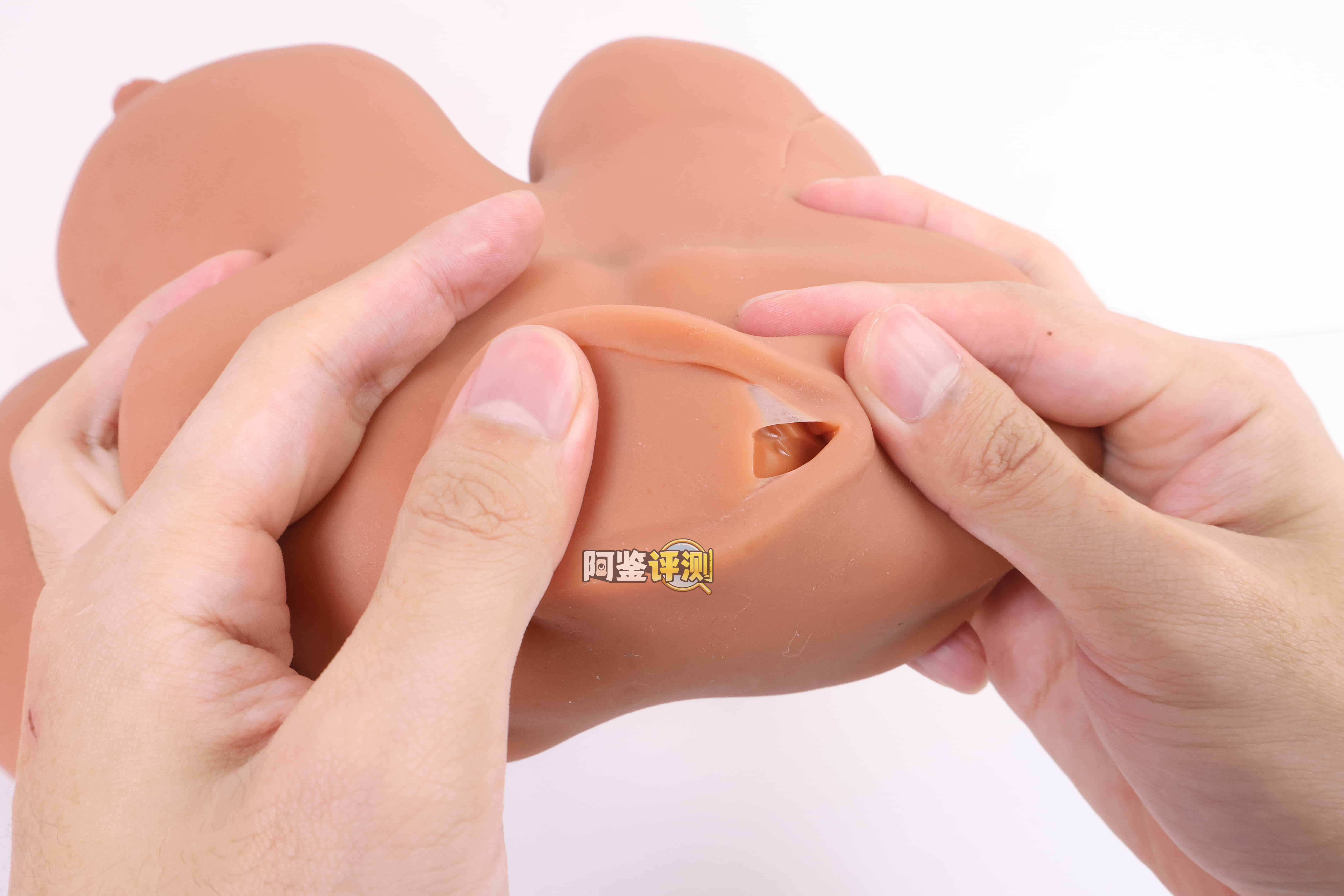 COC——“赤鸢”评测! 创新工艺的全身软黑皮小身体倒模,设计概念不错但工艺上还有很多问题