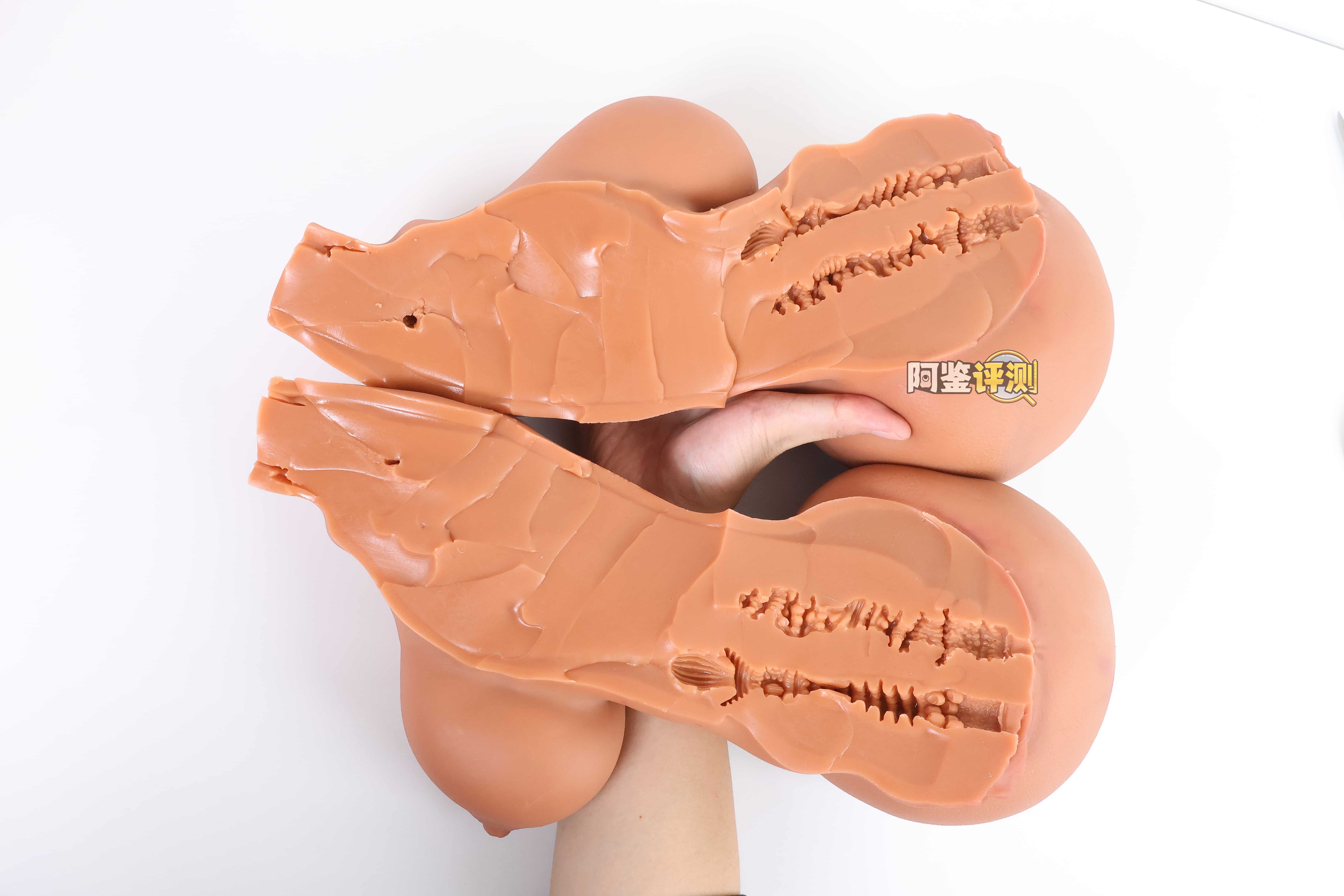 COC——“赤鸢”评测! 创新工艺的全身软黑皮小身体倒模,设计概念不错但工艺上还有很多问题