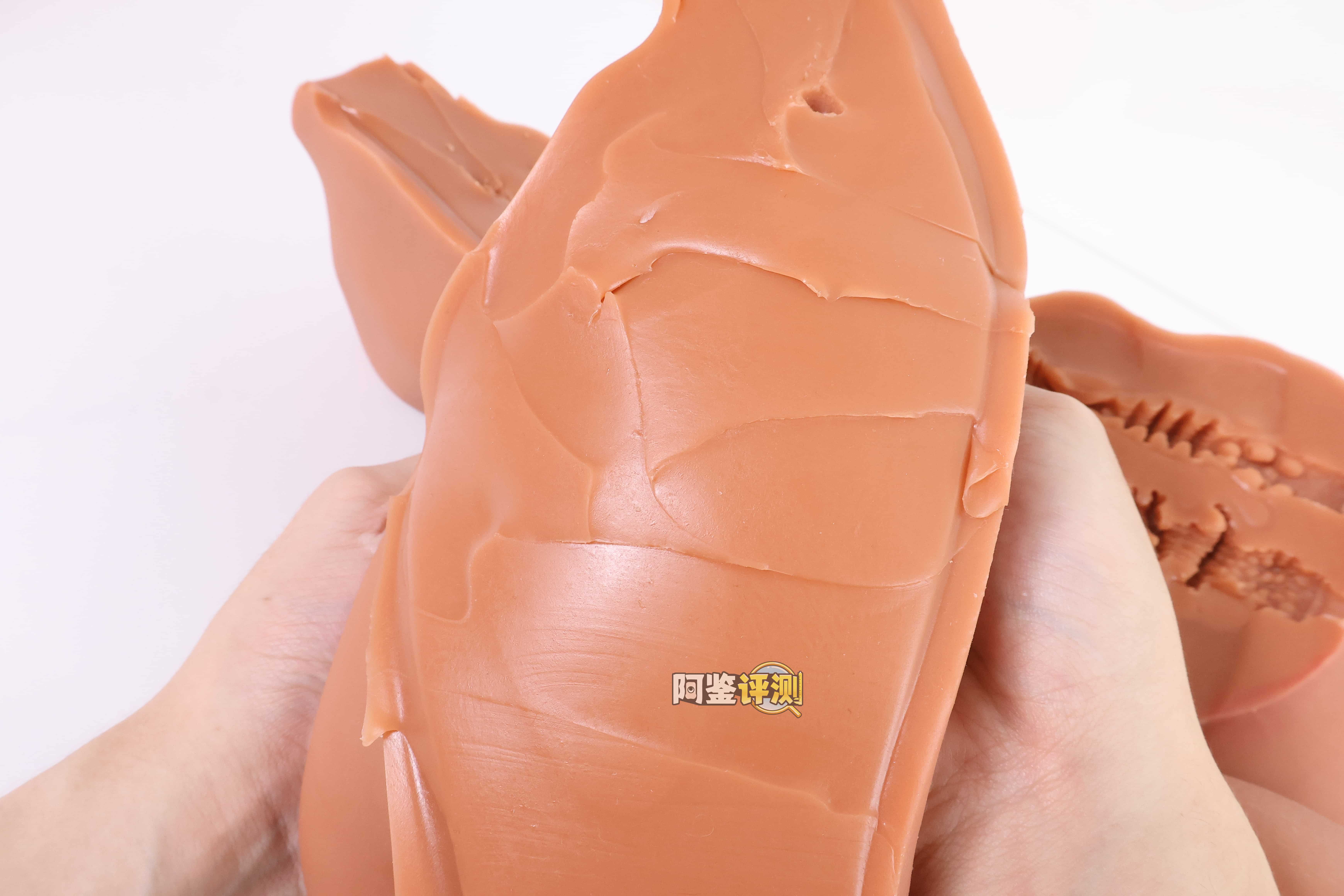 COC——“赤鸢”评测! 创新工艺的全身软黑皮小身体倒模,设计概念不错但工艺上还有很多问题