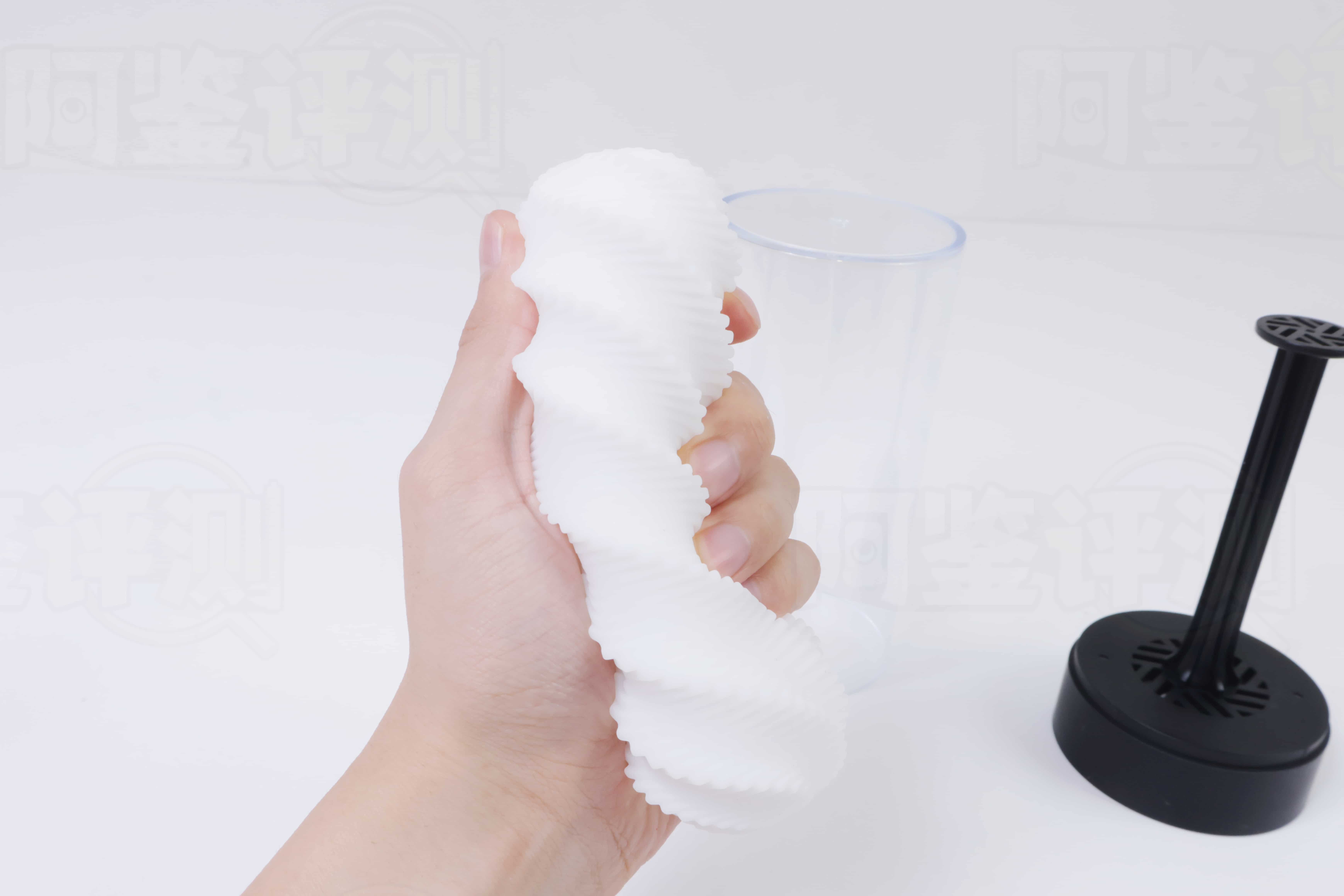 TENGA——”3DX(SPIRAL)”评测！把外层纹理内翻成通道后，竟然做出了接近完美的高密度三角柱